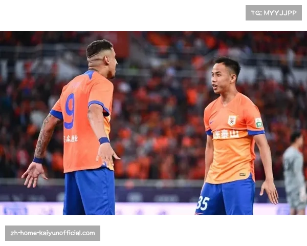 黄政宇6.5分中场拦截 防守覆盖面积保障后防安全 黄政宇6.5分中场拦截 防守覆盖面积保障后防安全